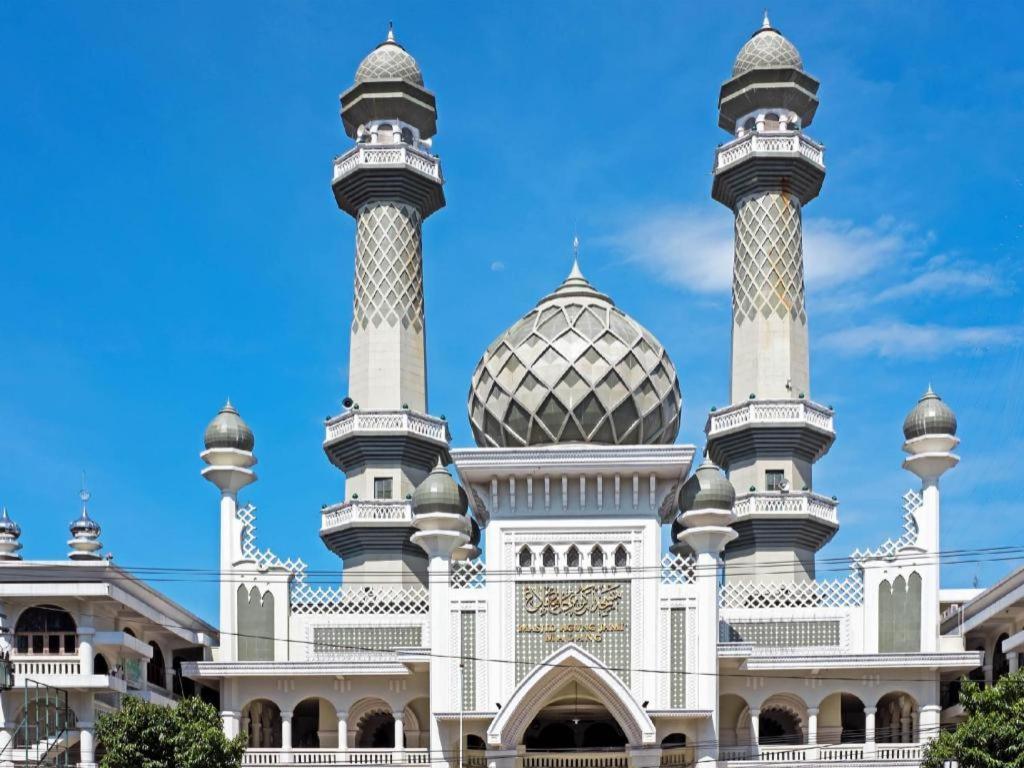Regent'S Park Hotel Malang Zewnętrze zdjęcie