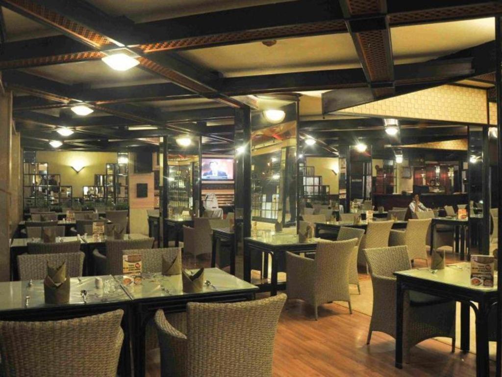 Regent'S Park Hotel Malang Zewnętrze zdjęcie