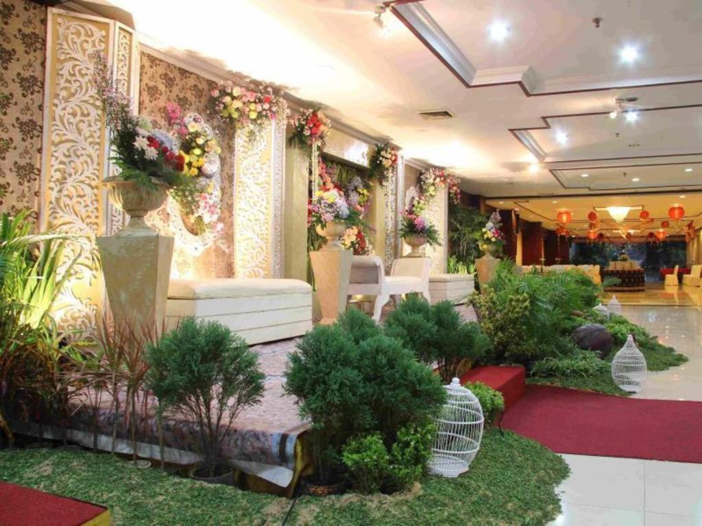 Regent'S Park Hotel Malang Zewnętrze zdjęcie