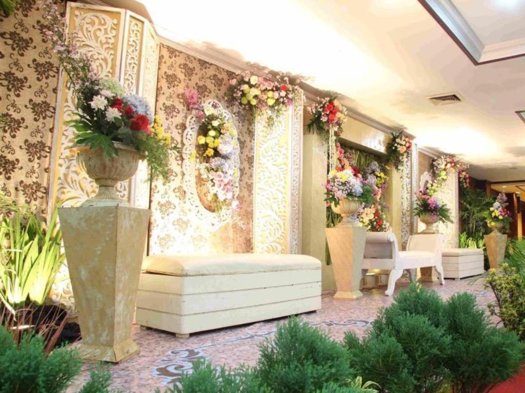 Regent'S Park Hotel Malang Zewnętrze zdjęcie