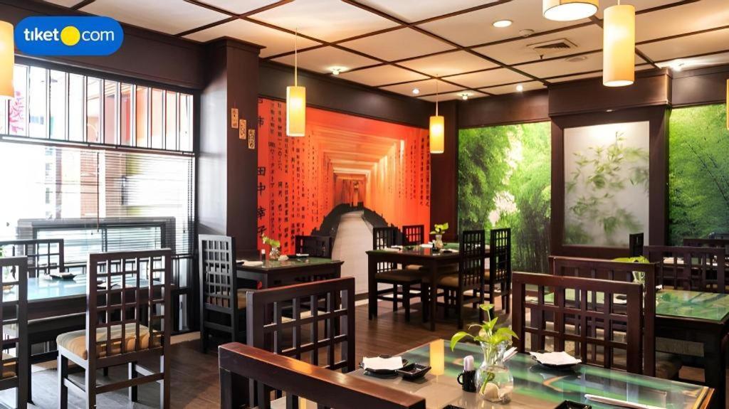 Regent'S Park Hotel Malang Zewnętrze zdjęcie