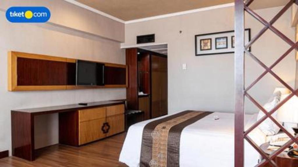 Regent'S Park Hotel Malang Zewnętrze zdjęcie