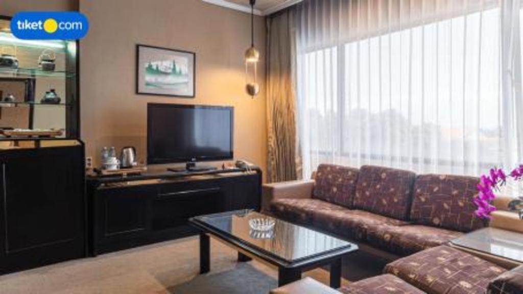 Regent'S Park Hotel Malang Zewnętrze zdjęcie