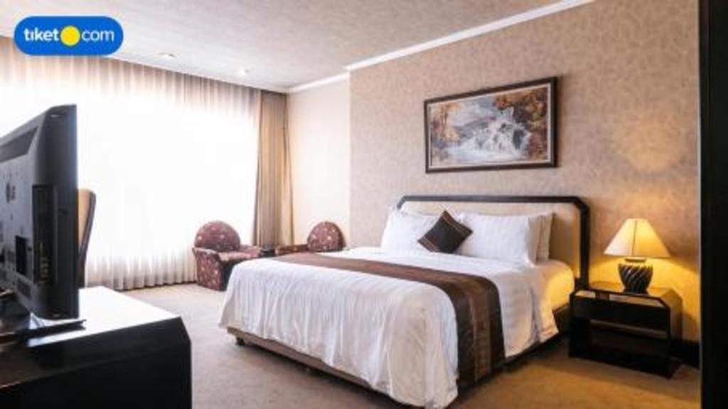 Regent'S Park Hotel Malang Zewnętrze zdjęcie