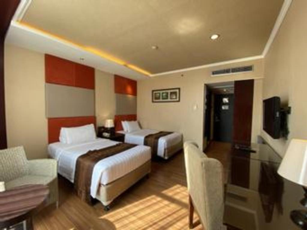 Regent'S Park Hotel Malang Zewnętrze zdjęcie