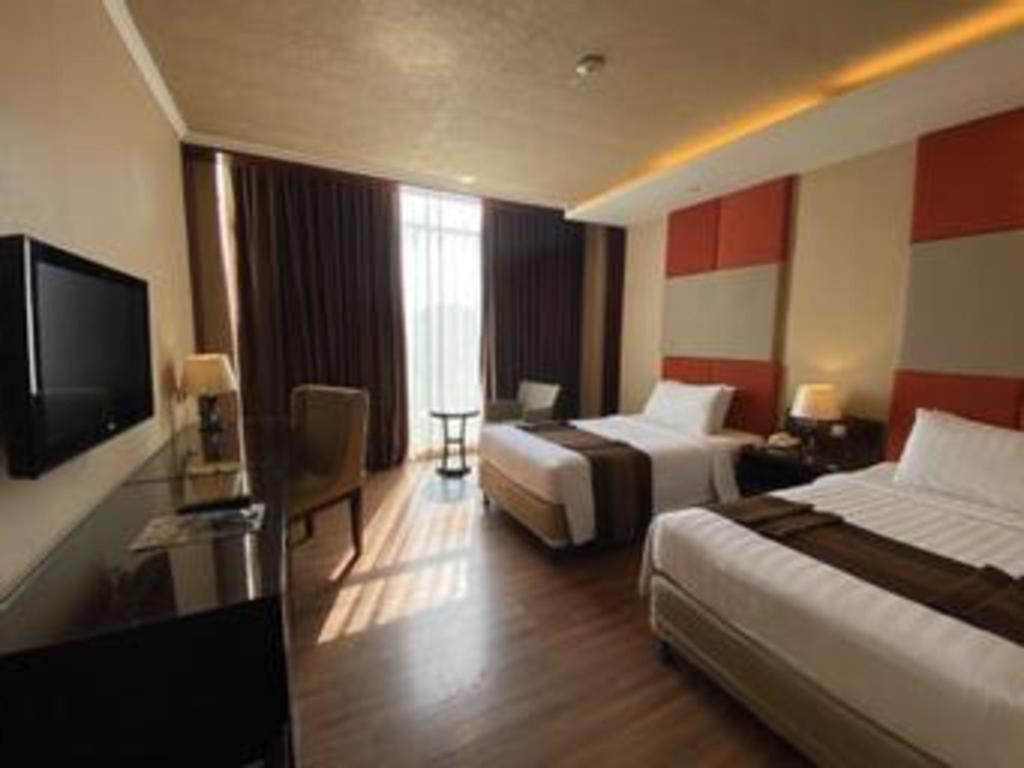 Regent'S Park Hotel Malang Zewnętrze zdjęcie